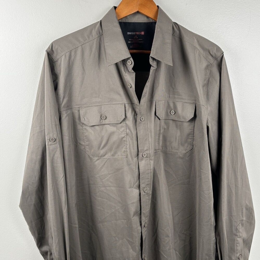 Swiss Tech Men's Button Shirt Large 42-44. Style# SM48Y120 Charcoal Long Sleeve